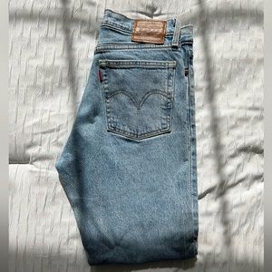 Levi’s Wedgie Fit Ankle Jeans